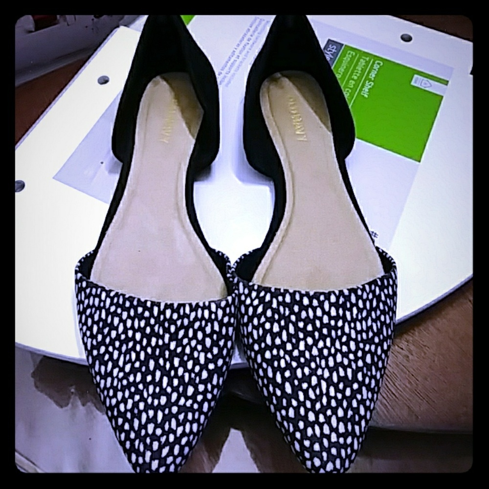 Ladies Black Suade Flat Shoe